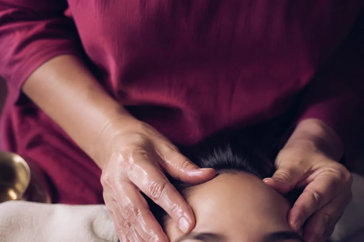 Mukabhyanga (massage du visage)